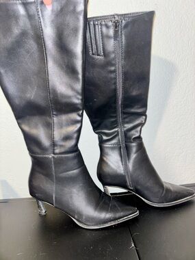 Classic Black Knee-High Women's Boots